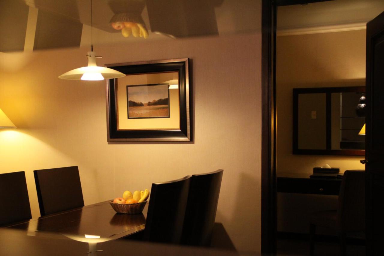 Herald Suites Solana Makati City Exterior photo