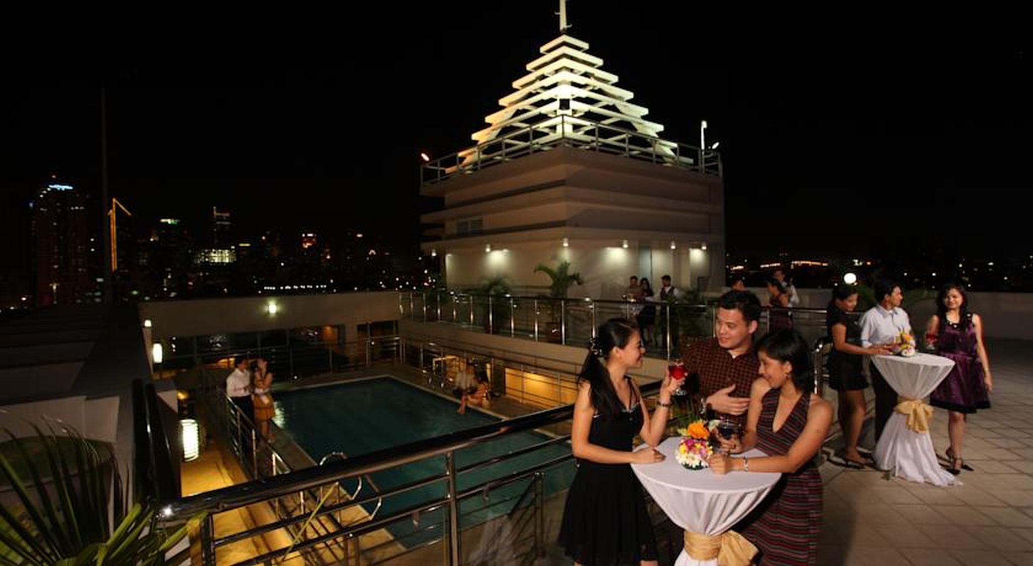 Herald Suites Solana Makati City Exterior photo