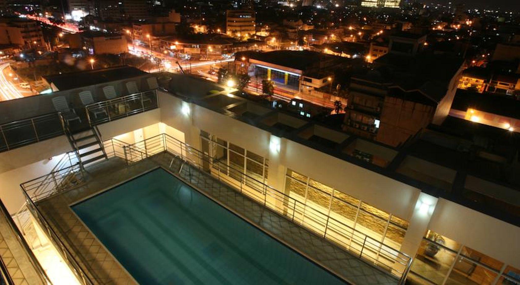 Herald Suites Solana Makati City Exterior photo