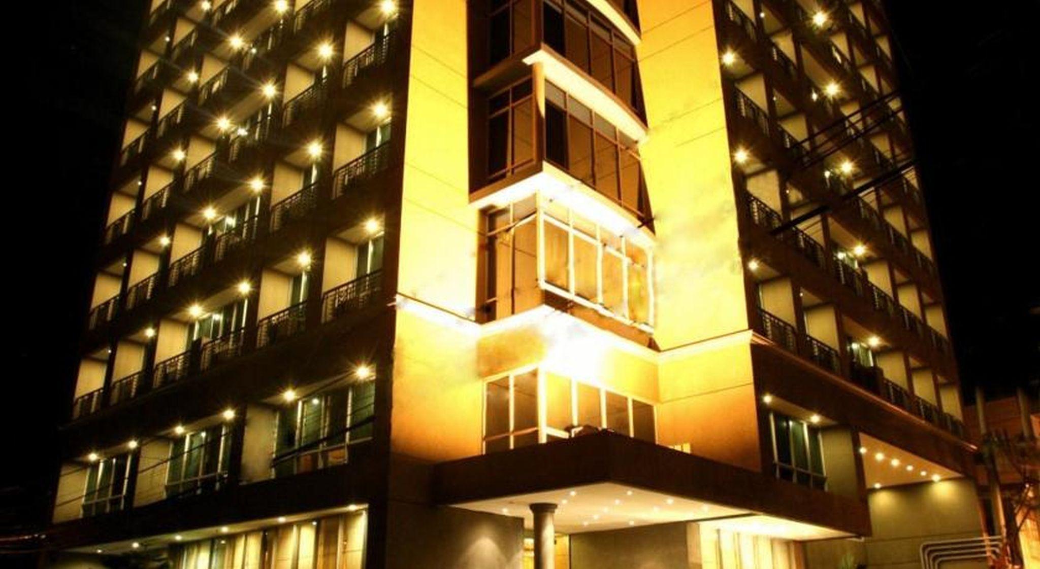 Herald Suites Solana Makati City Exterior photo