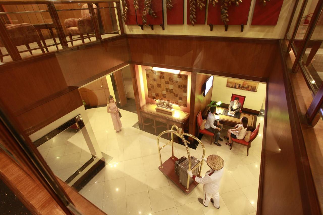Herald Suites Solana Makati City Exterior photo